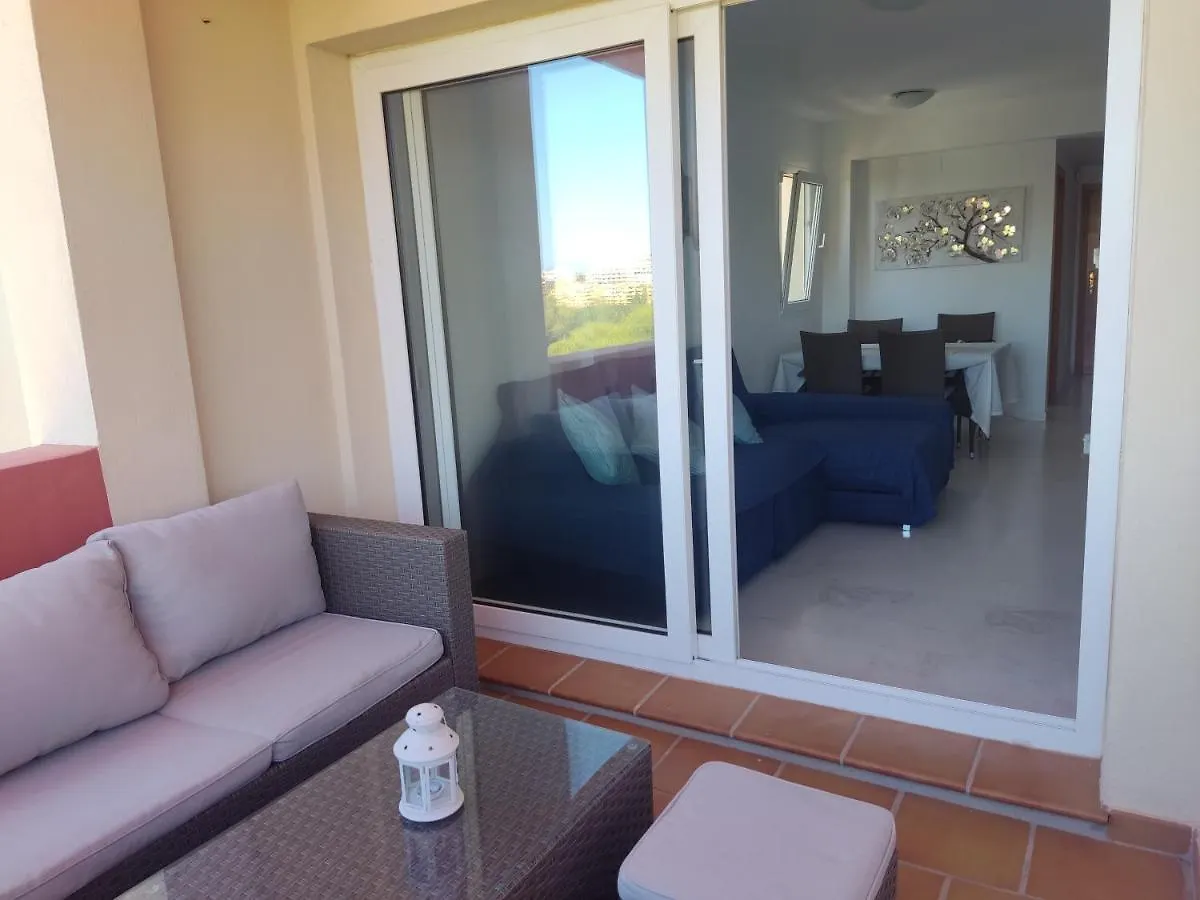 Hermoso alquiler -Piscina - Playa - campo de Golf Apartamento